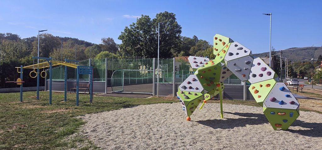 multifunkčné ihrisko v Divínde