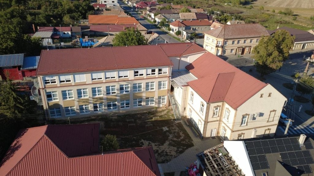 ZŠ s vyučovacím jazykom maďarským v Jesenskom