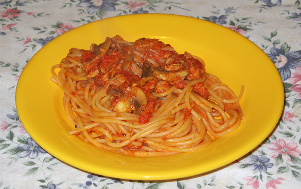 Spaghetti al tonno e funghi