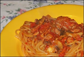 Spaghetti al tonno e funghi