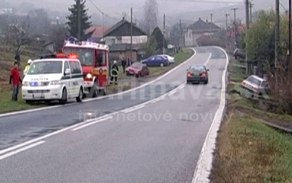 Dopravná nehoda dvoch áut v Bakte