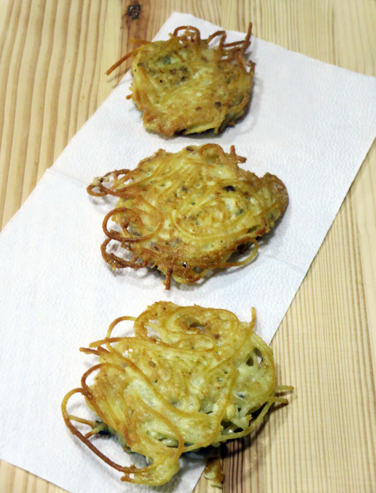 Chrumkavý špagetový snack