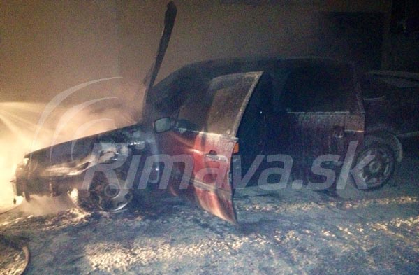 požiar auta v Sutore