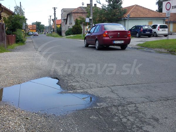 Okružná ulica v smere od Sídliska Západ