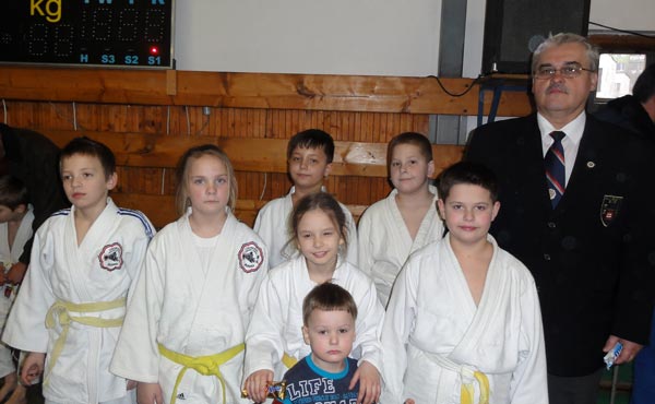 Zľava: Koóš, Tonhajzerová, Danyi, Gažiová, Gaži, Pekarčík, Trímaj, tréner Antal