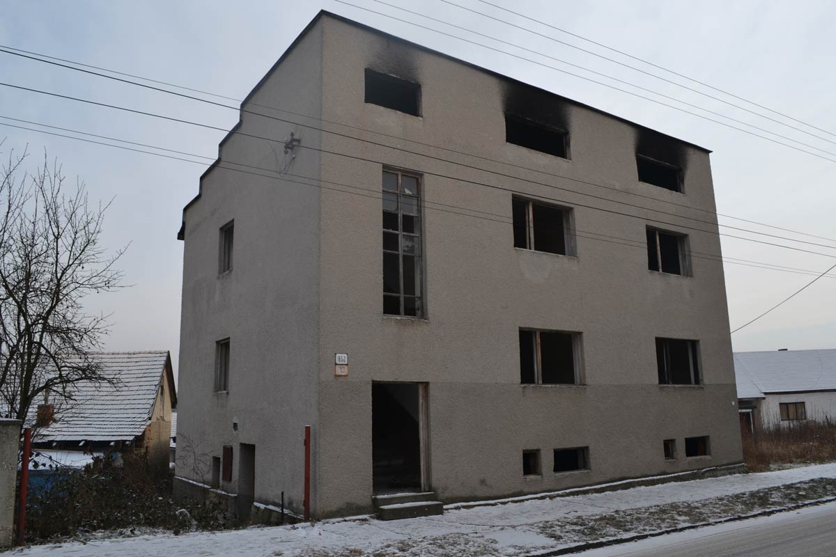 chatrajuca-budova-filakovo