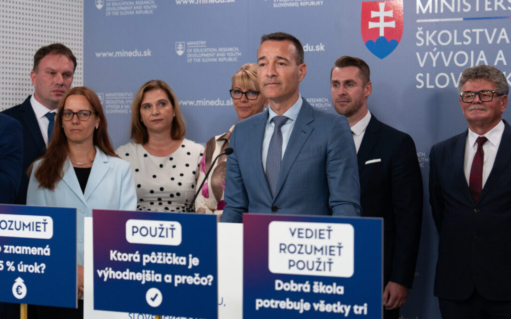 Žiaci základných škôl čakajú od septembra zmeny vo vzdelávaní podľa nového programu.
