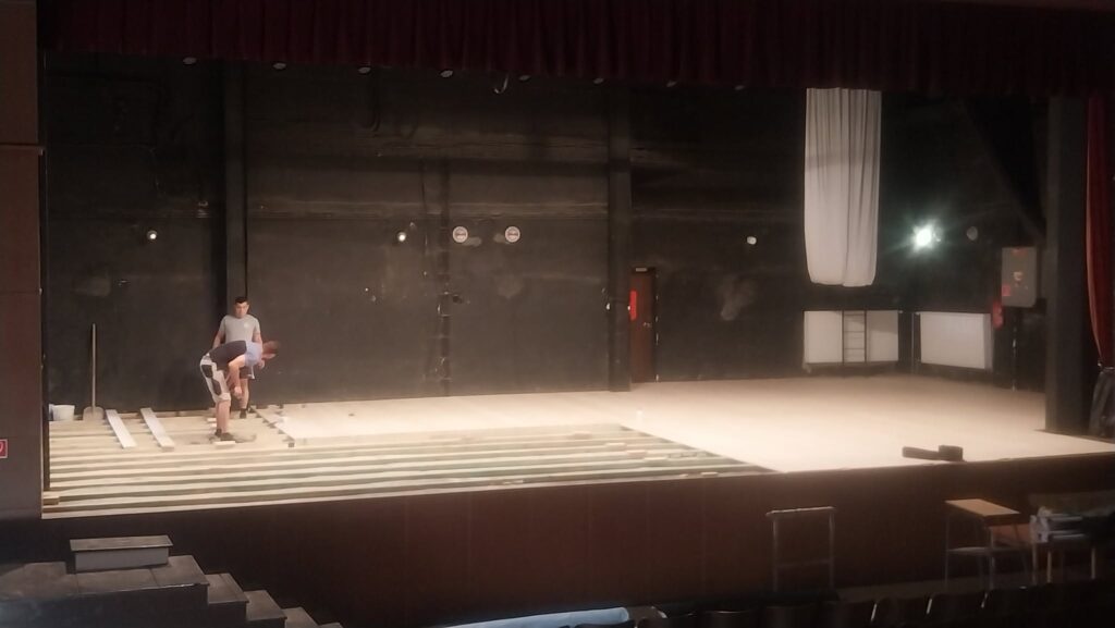 Mestské kultúrne stredisko v Tornali získalo dotáciu na obnovu starého pódia.