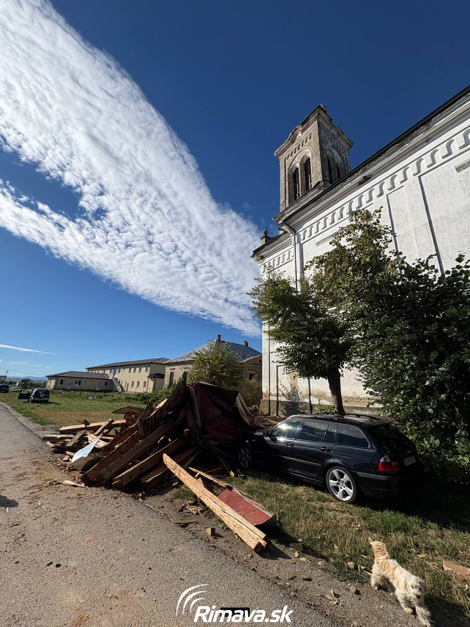 Škody po nočnej veternej smršti v Rimavskosobotskom okrese