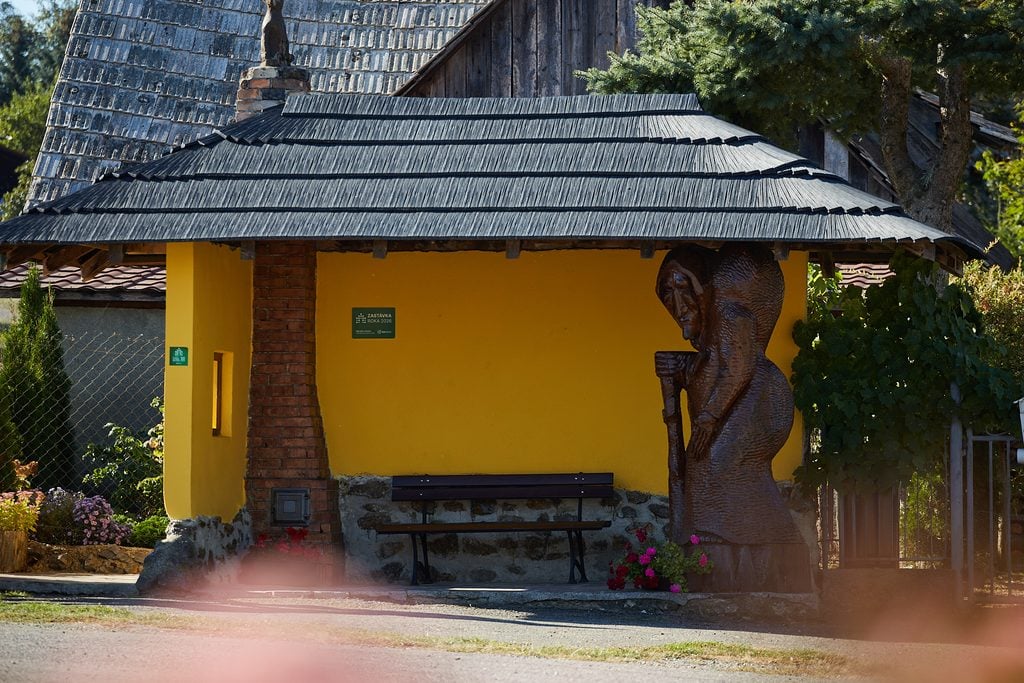 Zastávka roka v Drienčanoch.