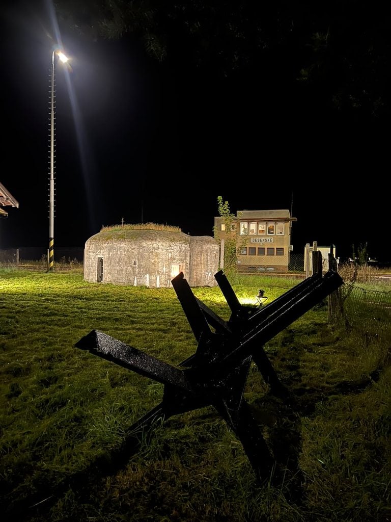 Svetlá nad bunkrami Jesenské