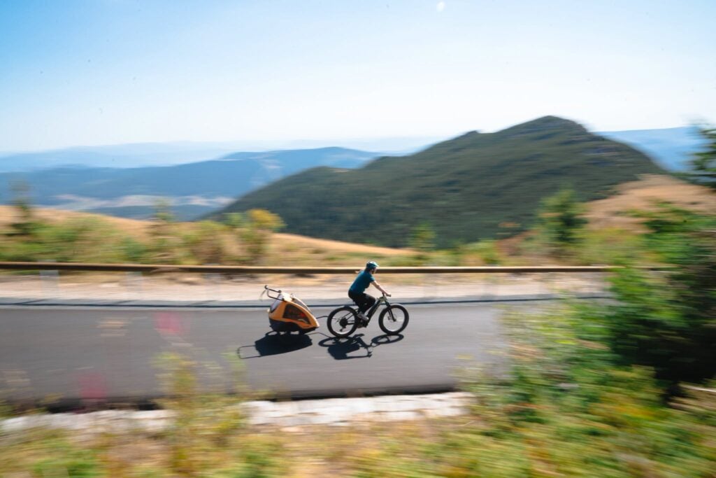 Nová asfaltová cesta vedúca zo Šumiaca až na vrchol Kráľovej hole, určená najmä pre turistov a cyklistov.