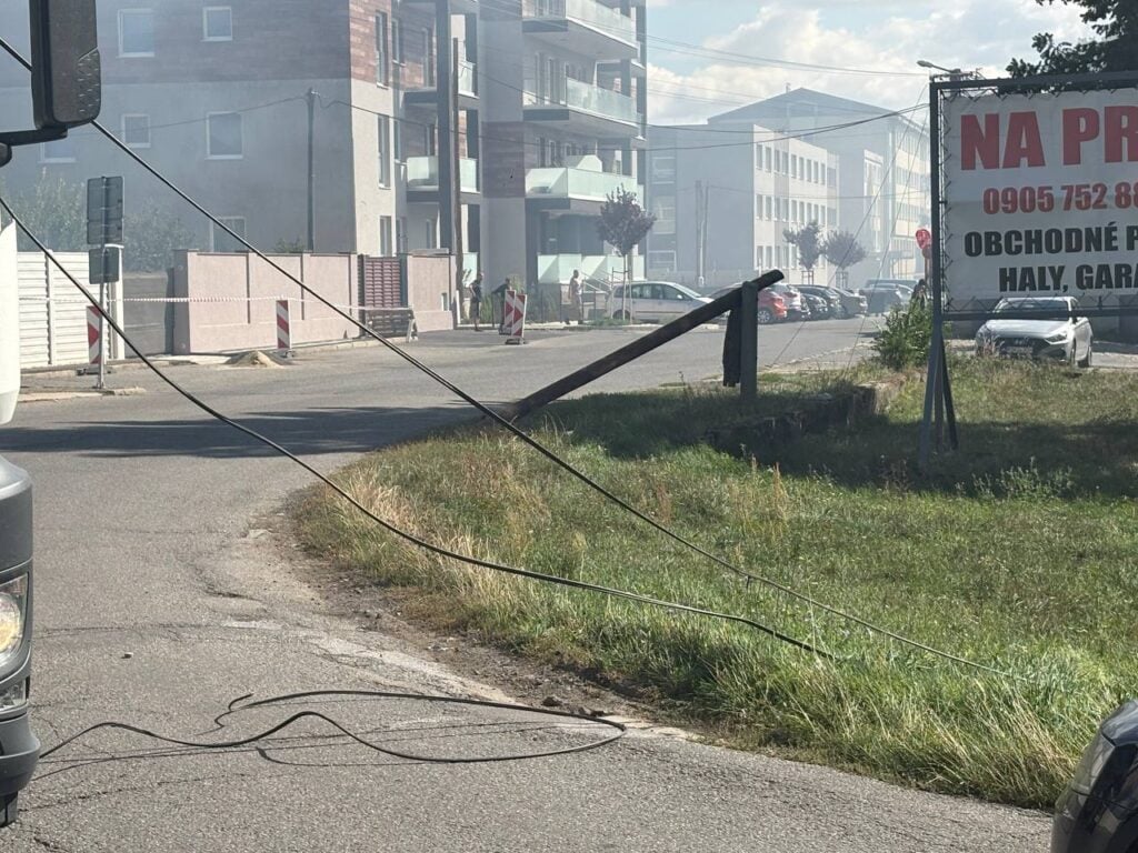 Padnuté kable cerencianska ulica rimavska sobota pohlad