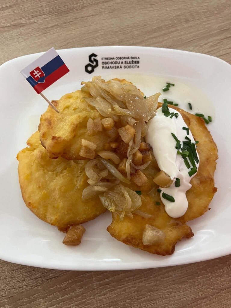 Slovenské jedlo z reštaurácie Orol