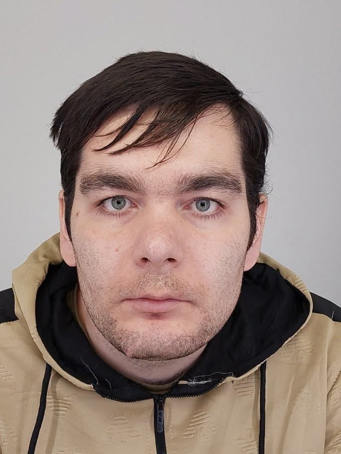 polícia pátra po Karolovi