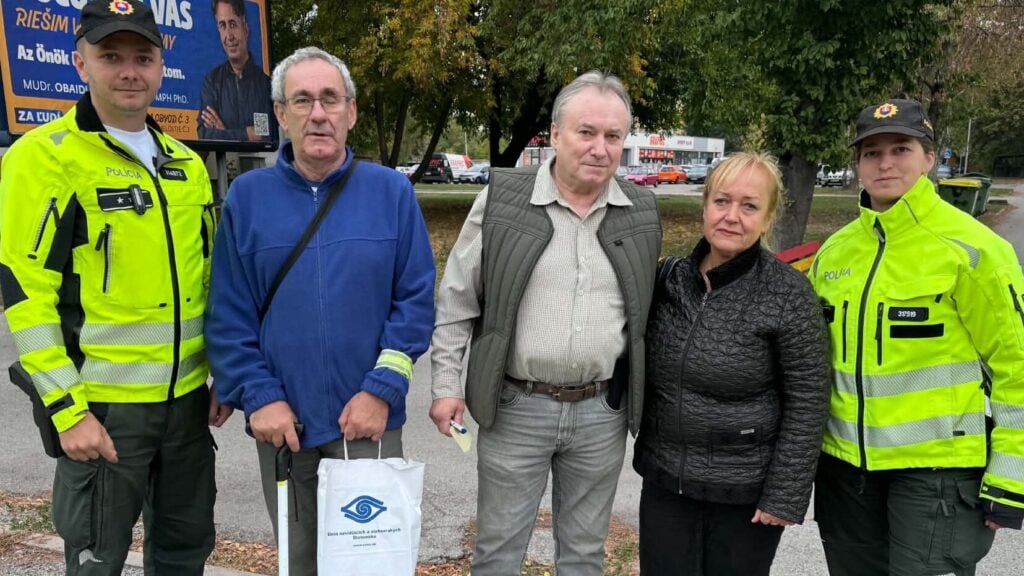 Únia nevidiacich a slabozrakých Slovenska upozorňovala dnes vodičov na ľudí so zrakovým postihnutím.