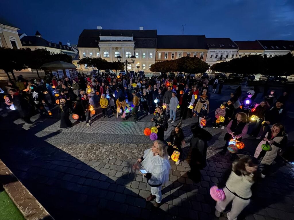 lampiónový sprievod v Rimavskej Sobote námestie