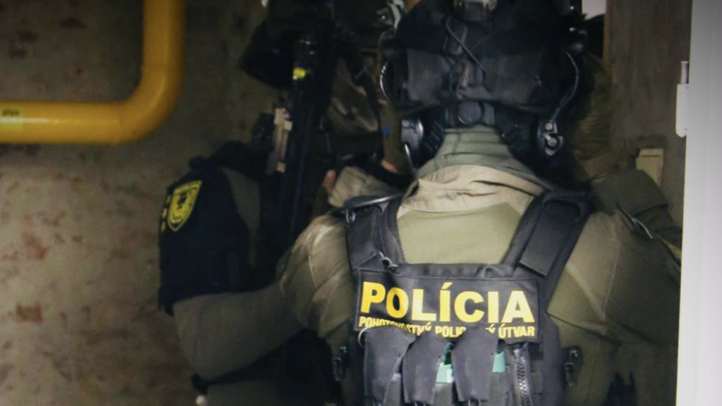 Polícia SR počas prevencie.