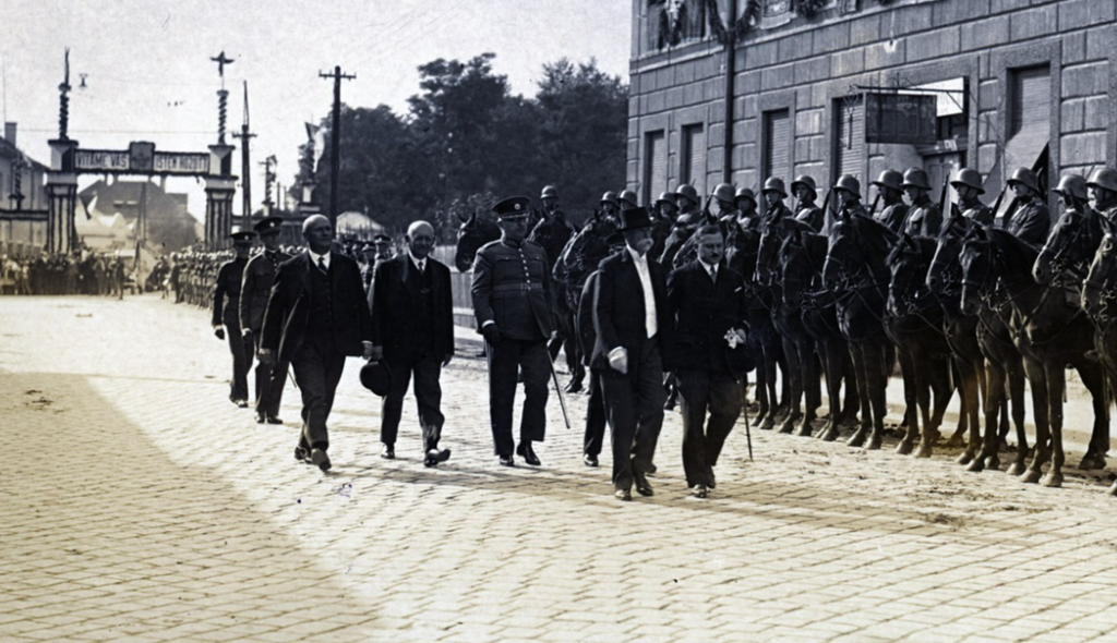 Prezident Tomáš Garrigue Masaryk počas návštevy južného Slovenska v roku 1930